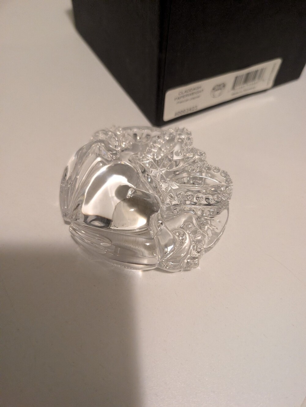 Waterford Crystal Claddagh Crystal Paperweight Brand New In Box - Picture 4 of 10